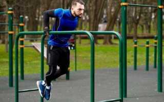 Отжимания на брусьях с акцентом на трицепсах – качаем руки