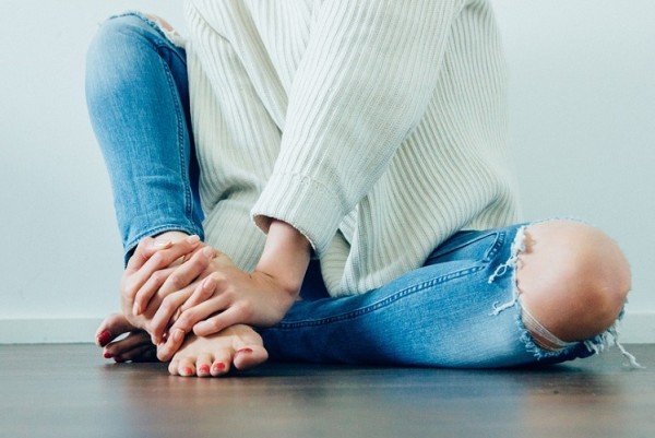 Чешется колено: примета. К чему чешется левое, правое или оба сразу