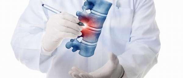 К какому врачу обращаться при грыже позвоночника