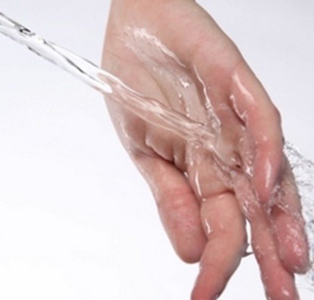 Почернел ноготь на большом пальце ноги или руки: что делать, как распознать причину