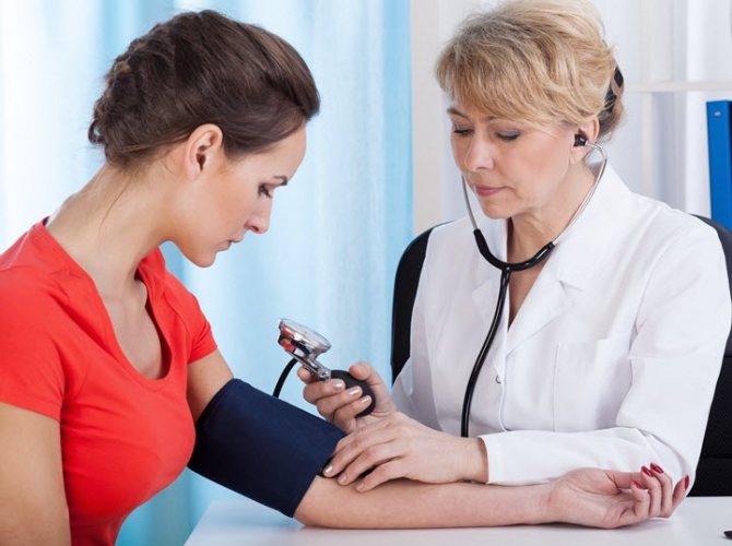 Шейный остеохондроз может вызывать проблемы с давлением