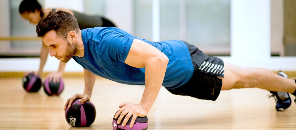 занятия в спортзале