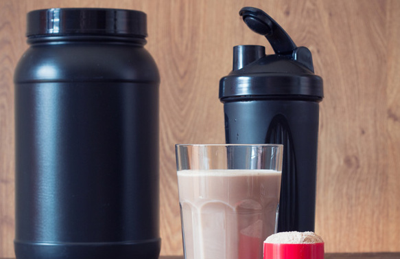 Банка протеина и шейкер