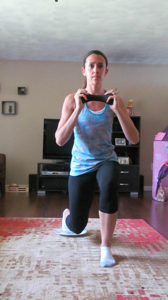 выпады с гантелями дома