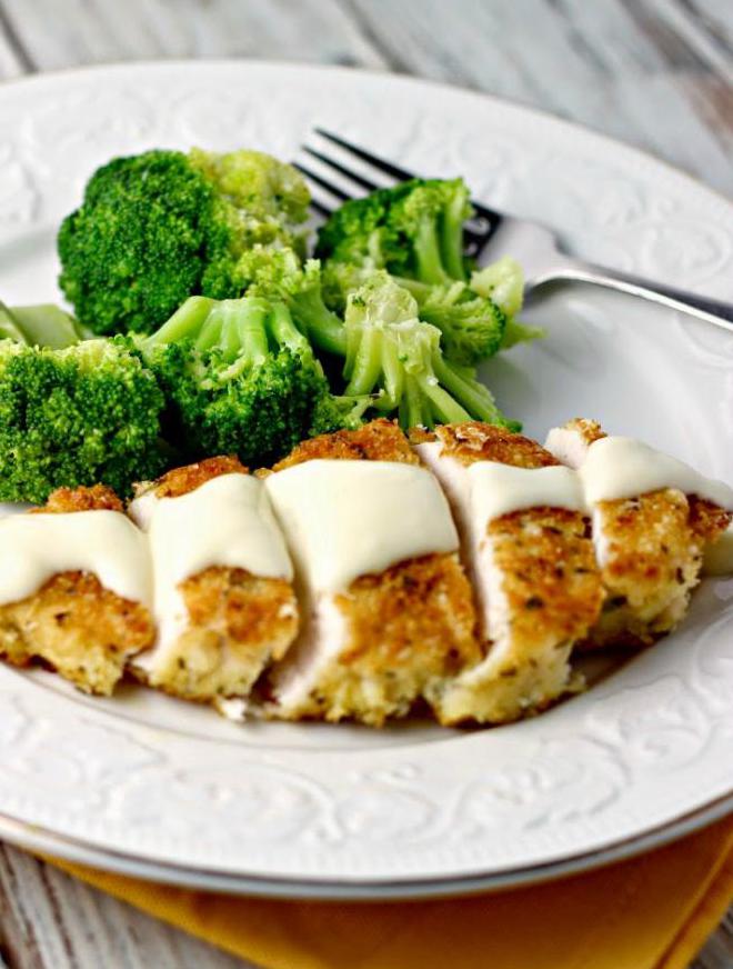 куриные рулетики с творожным сыром и зеленью