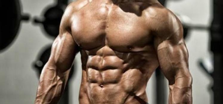 Накаченное мужское тело