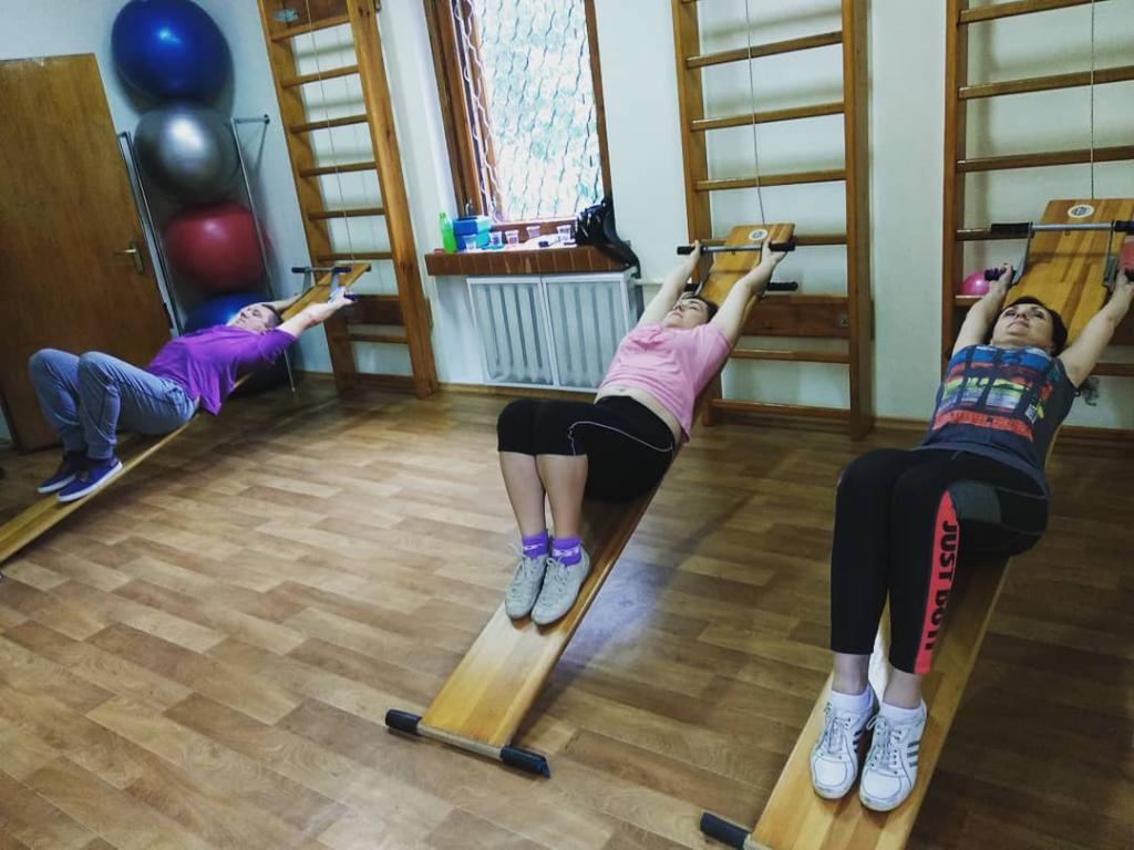 Упражнение с доской в специализированном центе