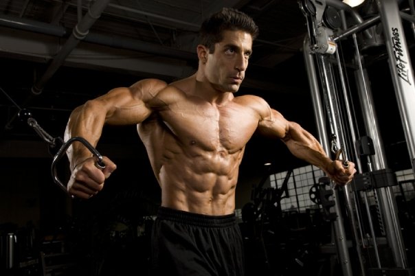 Сведение рук в кроссовере с верхнего блока