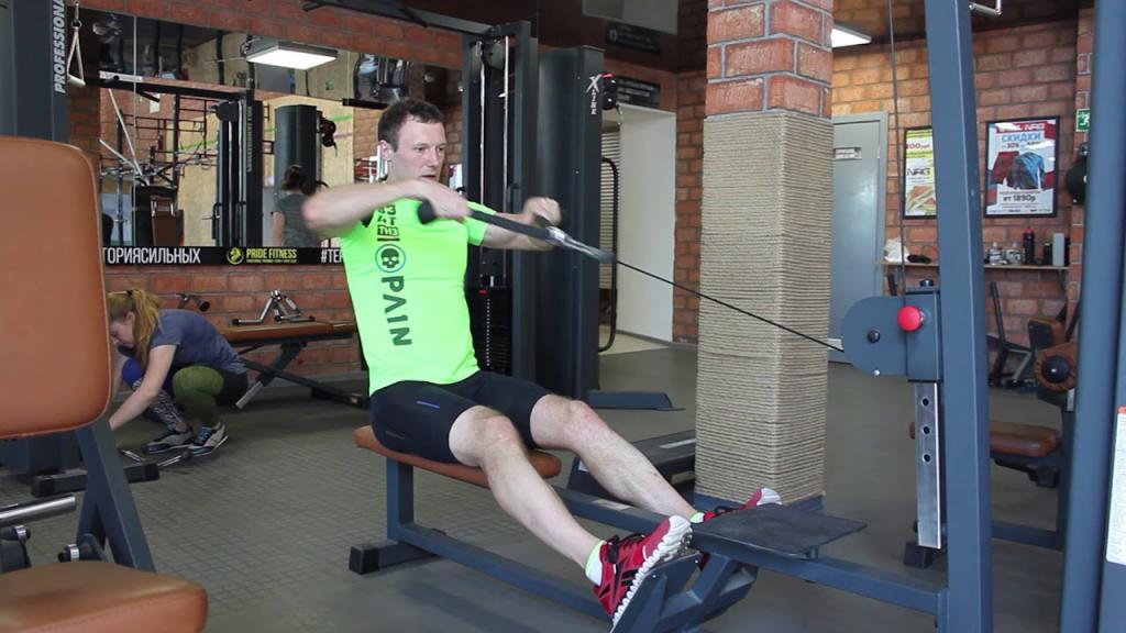 тяга к плечам