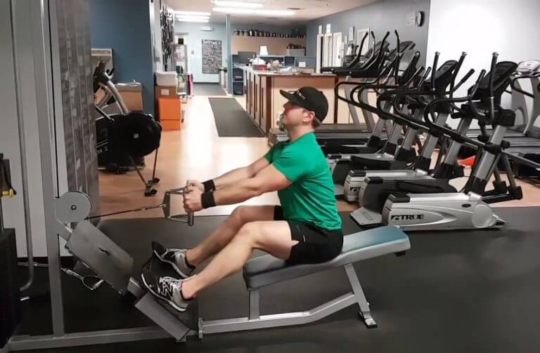 тяга горизонтального блока к поясу