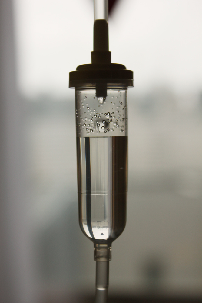 Капельница крупным планом