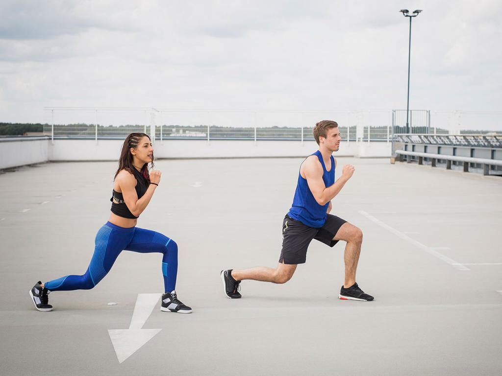 упражнение выпады для ягодиц