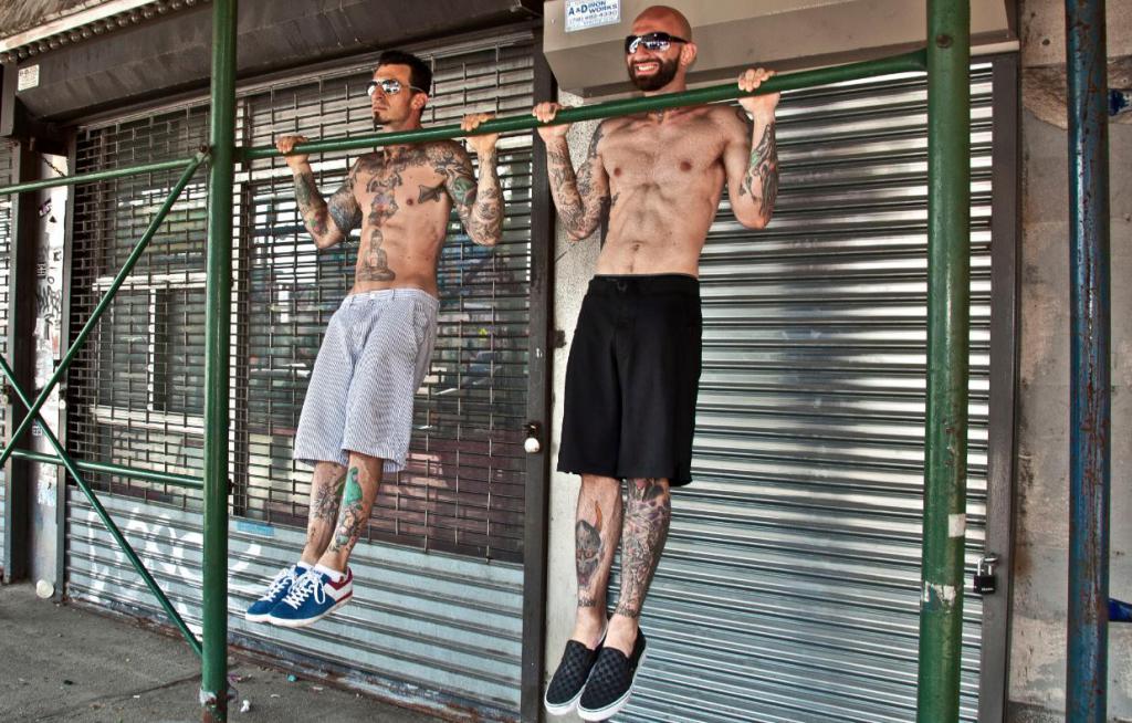 Воркаут подтягивание на улице