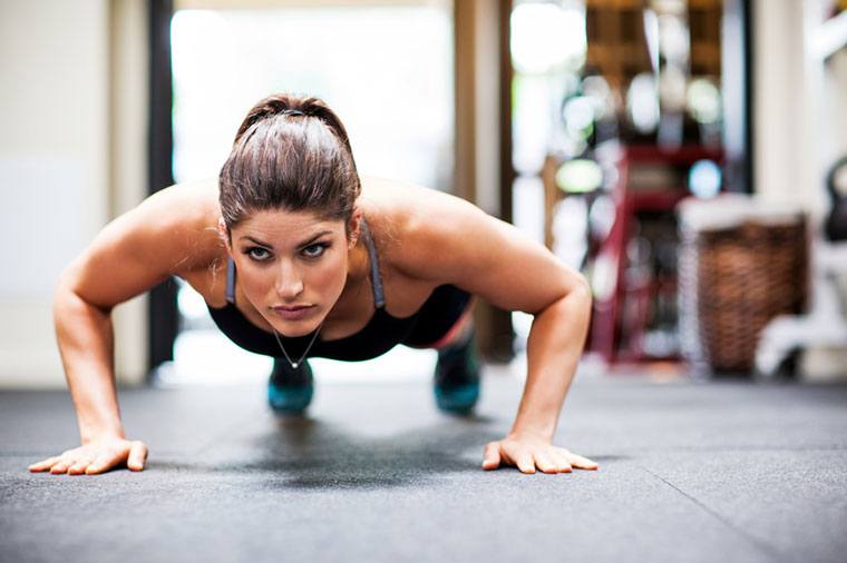 отжимания дом девушка фитнес
