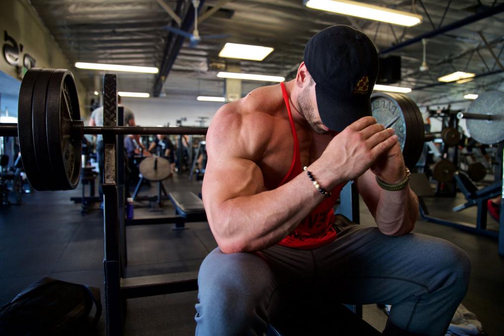 как прибавить в жиме лежа