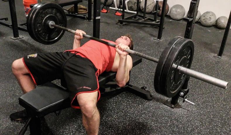 Жим узким хватом