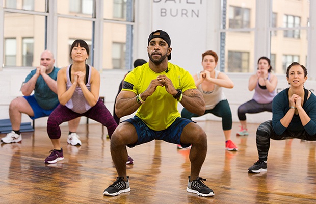 Приседания с широкой постановкой ног