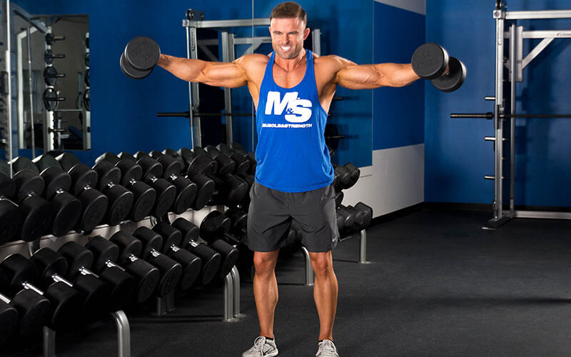 Силовая тренировка в зале