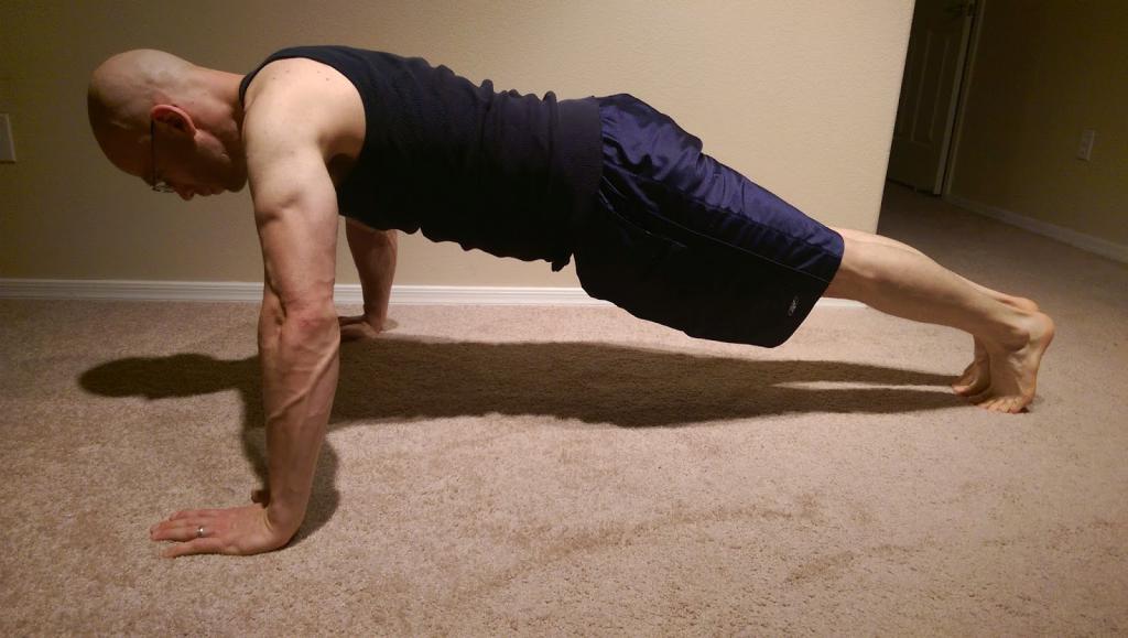 Техника отжиманий широким хватом