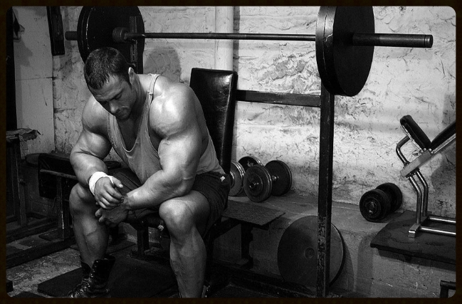Использование гантелей и штанги