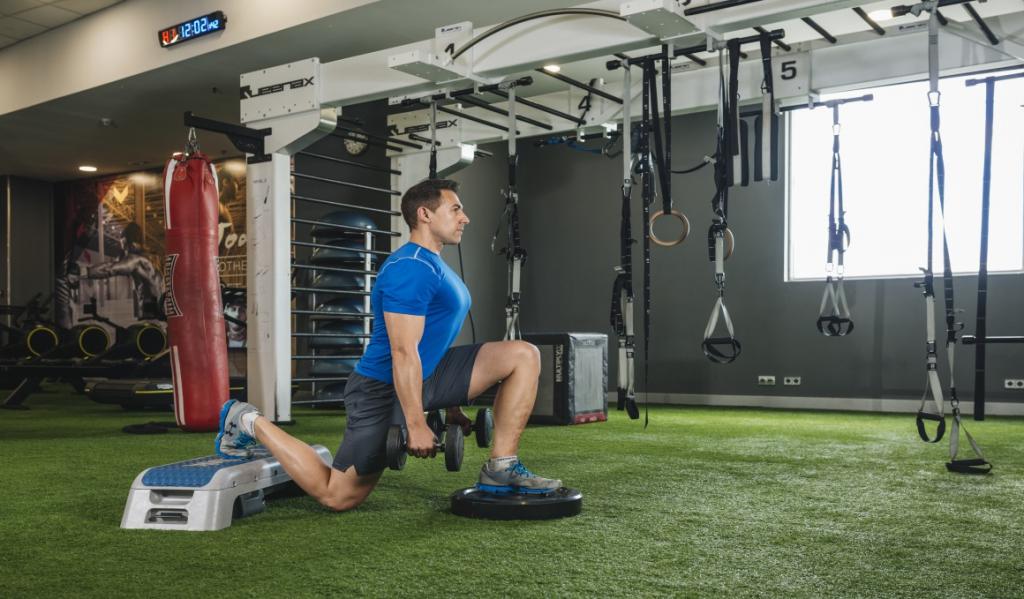 Приседания на одной ноге