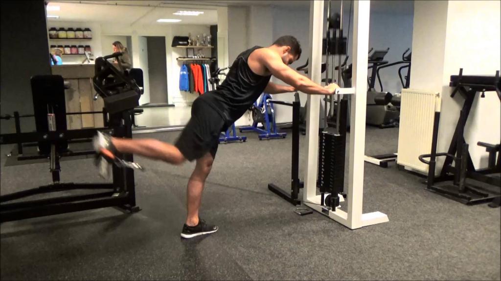 выполнение назад