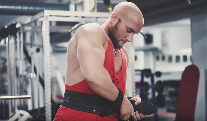 занятия в спортзале