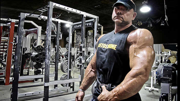 Качает мышцы