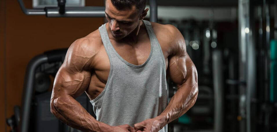 в спортзале