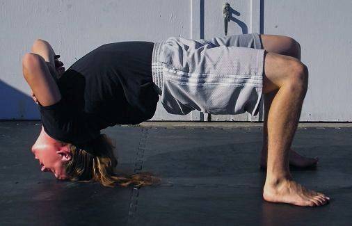 накаченная шея до и после