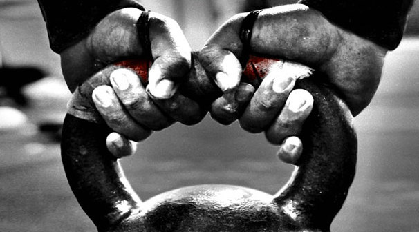 как гирей накачать грудь