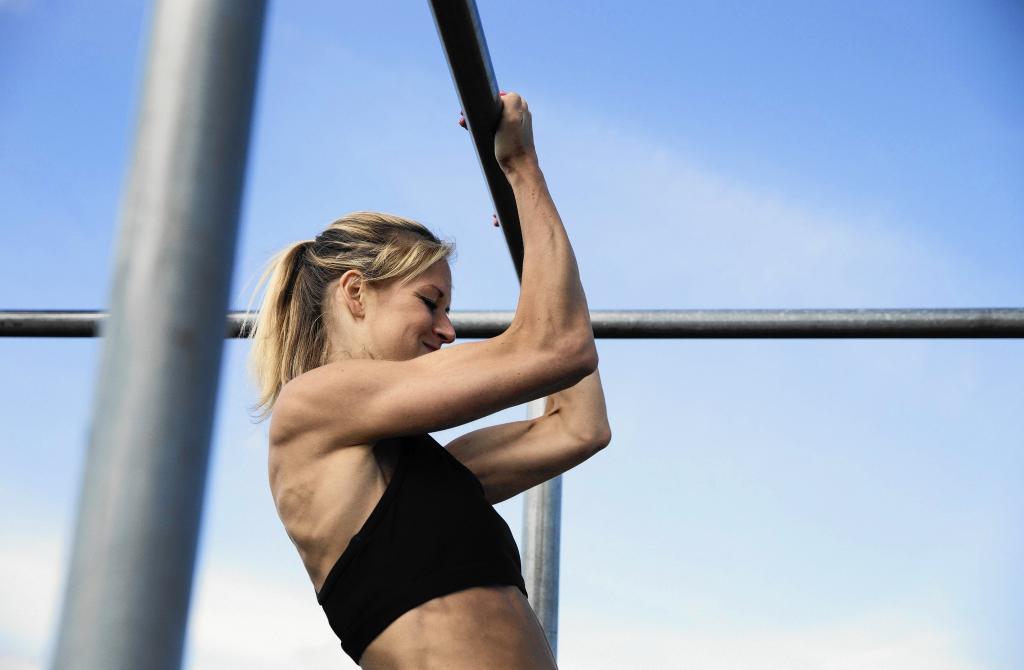 подтягивания для женщины