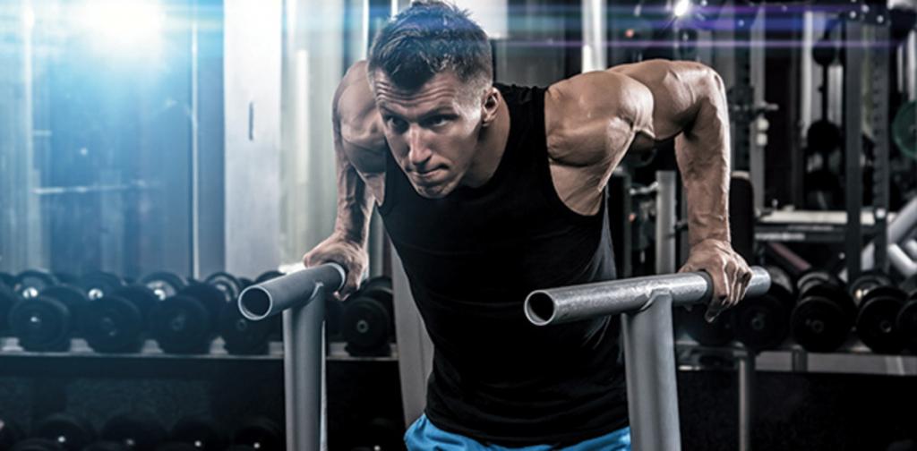 Отжимания на брусьях: работающие мышцы