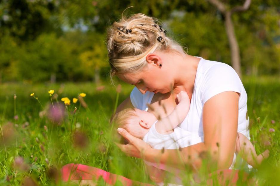 Мама с малышом