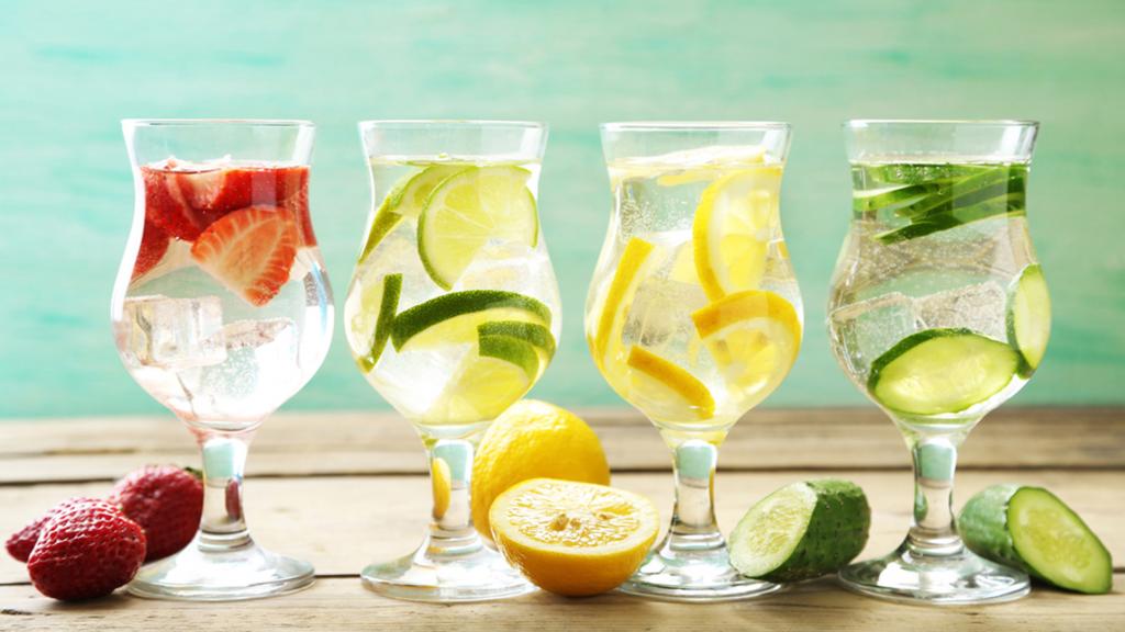 Вода с фруктами и овощами