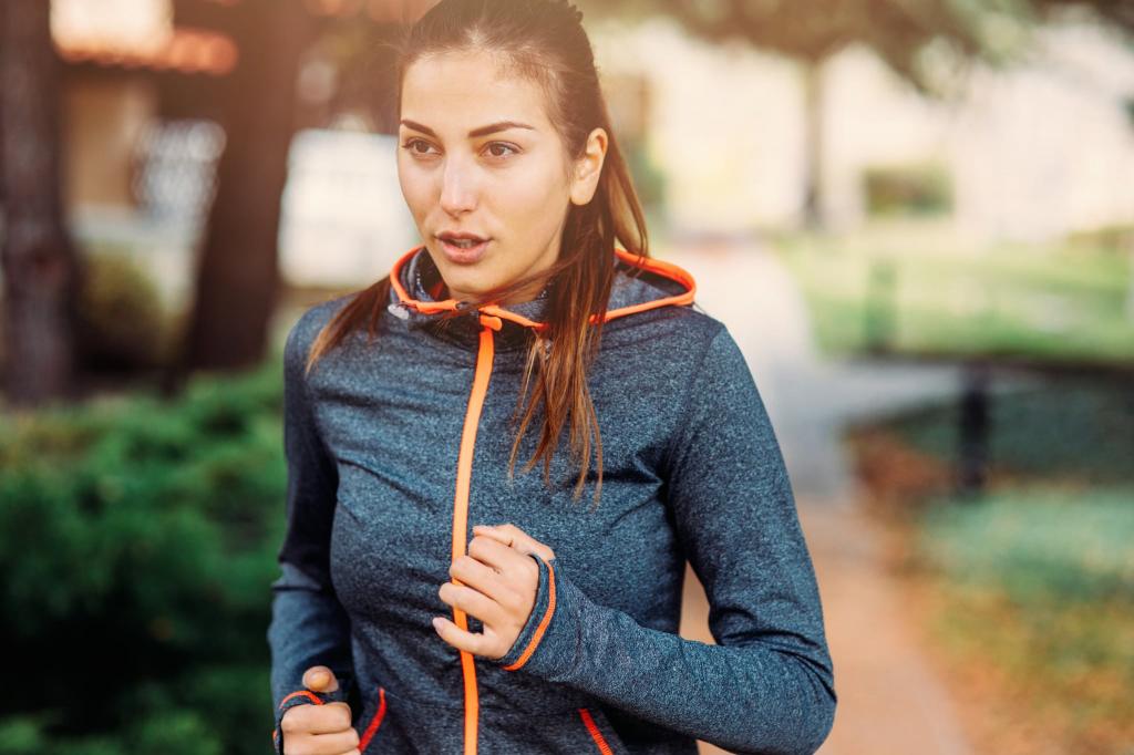 Девушка на пробежке