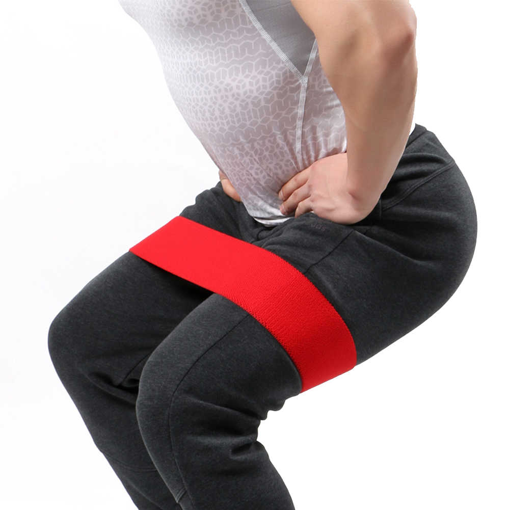 Приседания с резинкой