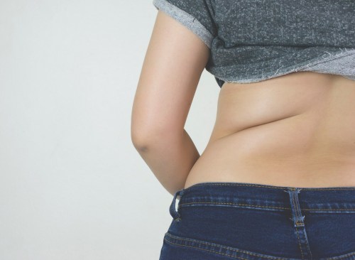 Толстые бока у женщины