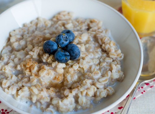 Овсянка с черникой