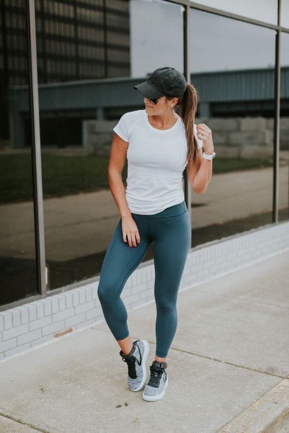 в чем ходить девушке в фитнес клуб