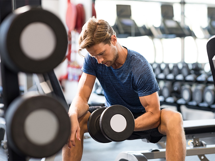 как накачать руки в домашних условиях мужчине