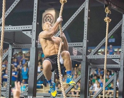 Gimnasticheskii kanat v krossfite