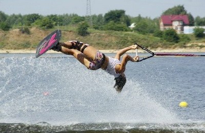 Katanie na vodnykh lyzhakh 2