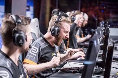 Kak stat kibersportsmenom 2