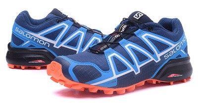 Krossovki dlia treila