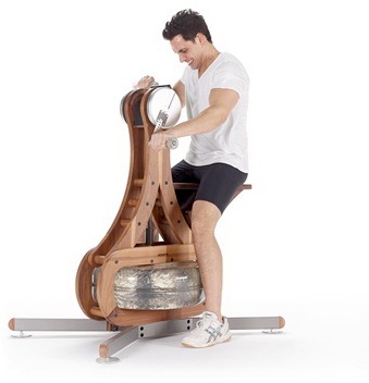 Trenazhery dlia ruk s pedaliami